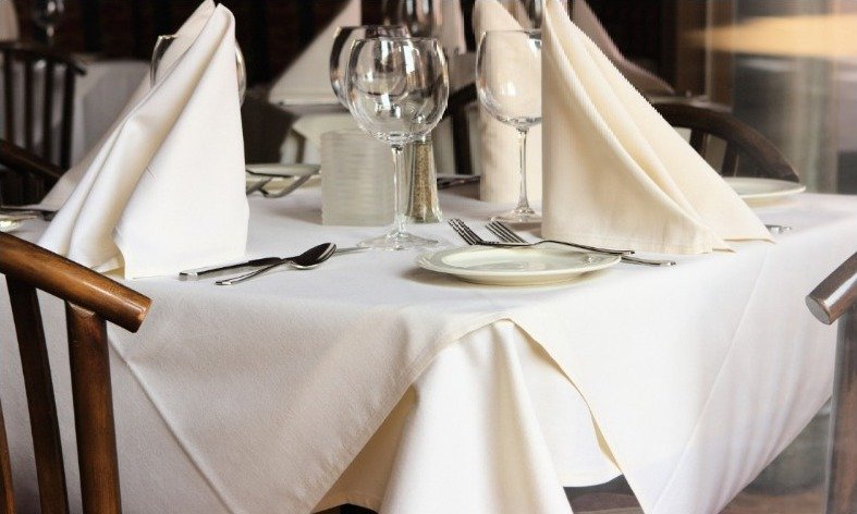 tablecloth & linen laundry service